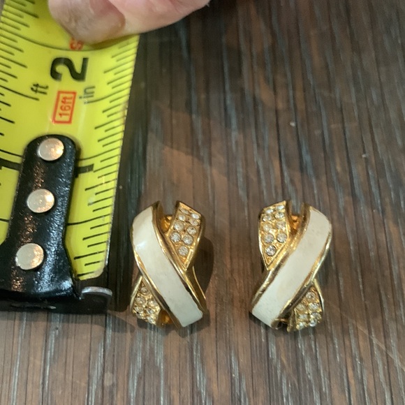 80’s CHRISTIAN DIOR PAVÉ,ENAMEL AND GOLD CLIP ON EARRINGS,MOB WIFE,RUNWAY - Picture 6 of 9